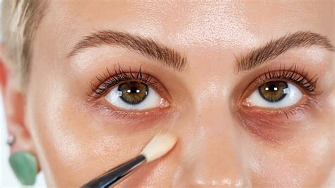 How To Conceal Dark Circles With Light Coverage