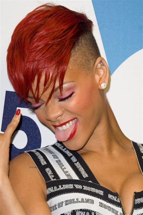 Rihanna’s Best Ever Hairstyles A Timeline Rihanna Short Hair Hair Styles Shaved Side Hairstyles