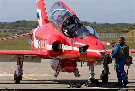 Xx325 Royal Air Force Red Arrows British Aerospace Hawk T1 1a At