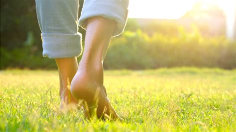 Caminar Descalzos Tiene Grandes Beneficios ¡fuera Zapatos