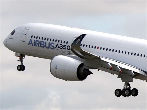 First Flight Of Airbus A350 Reopens Wide Body Race Cbs News