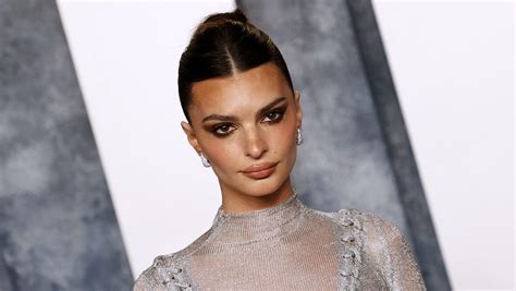Emily Ratajkowski On Why She Decided To Quit Acting And Fired Her Team “i Didnt Trust Them”