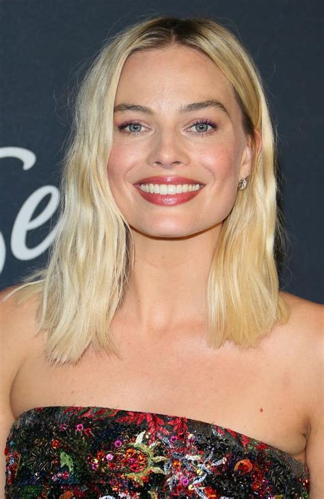 Margot Robbie Sexist Variety Review For Promising Young Woman Carey Mulligan The Courier Mail