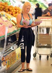 The Bachelors Zilda Williams Clutches A Pair Of Cantaloupes Up To Her Dd Bust Daily Mail Online