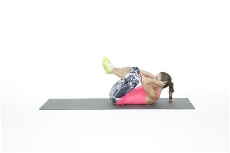 double crunch easy 3 move abs workout popsugar fitness uk photo 3