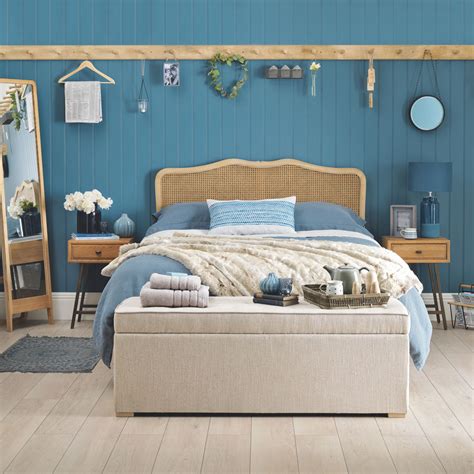 coastal bedroom ideas 20 ways to turn your space into a nautical hideaway beach style