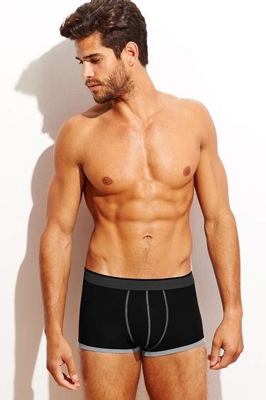 La cintura elástica blanca es flexible y no. Ropa interior para hombres - Trendencias Hombre
