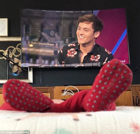 tom daley son tom daley and husband dustin lance black announce birth of does tom daley