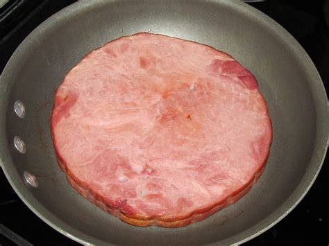 what is the difference between cured and uncured ham pediaa