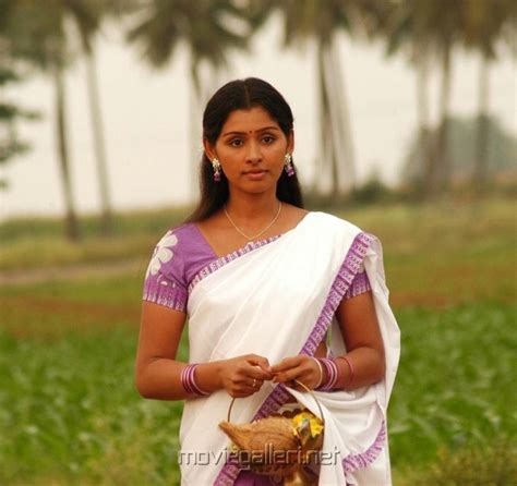 Tamil Actress Harini Photos Stills In Potta Potti Movie New Movie Posters