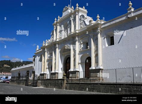 catedral de santiago antigua guatemala guatemala fotografía de stock alamy