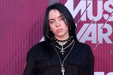 Billie Eilishs Hair Color Evolution From Green To Blond
