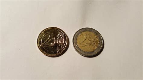 Pièce 2 Euro Doré Pierre Coubertin Les Euros Monnaies Et Billets