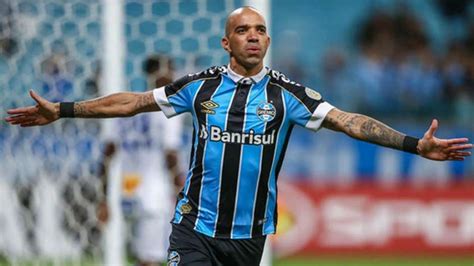 Grêmio Acerta Rescisão De Contrato Com Diego Tardelli