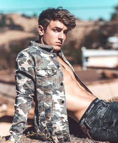 He began his career with vine where he was posting various stuff from daily life and his musical life. Bryce Hall Age Tiktok Height - de bryce hall 2020