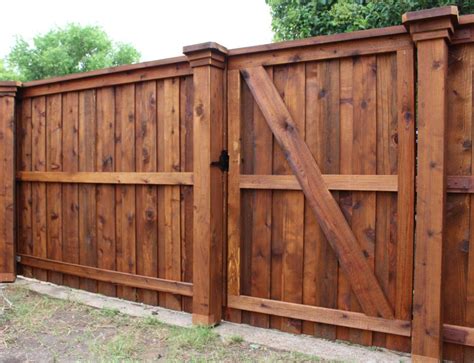 Still very popular, as it is economical and very versatile. Privacy Fence Ideas - Do you need a fence that does not make you broke? Learn how to construct a ...