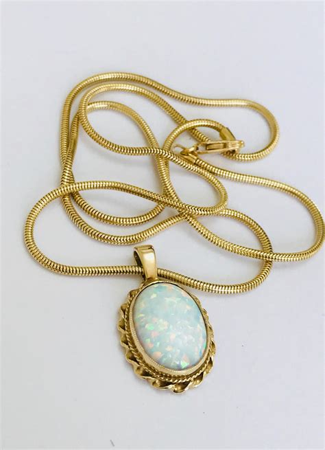 Superb Vintage 9ct Yellow Gold Opal Necklace Fully Hallmarked