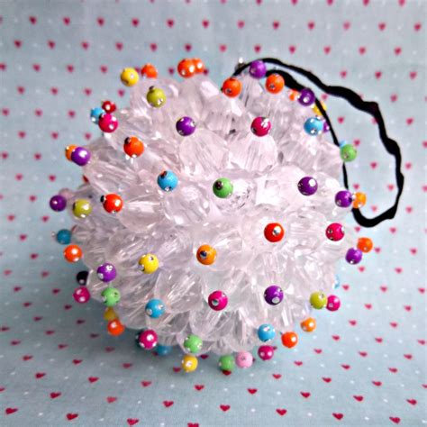 How to make reusable beeswax food wraps. Katy Clouds: Christmas Ornament DIY