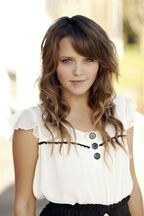 Rebecca Breeds Says Bye Bye To Summer Bay News Home And Away What