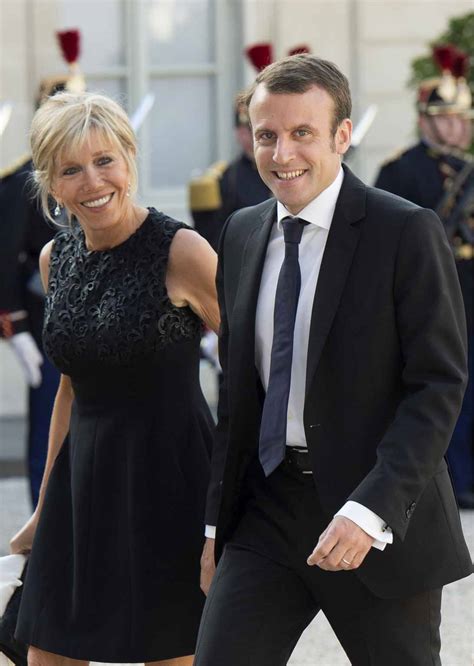 Age De La Femme A Macron - La femme d'Emmanuel Macron fait sa première apparition officielle avec