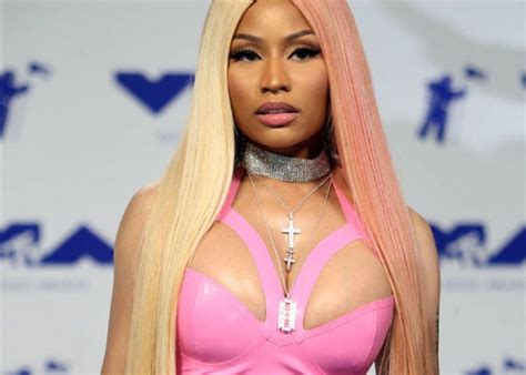 Nicki Minaj Enseña Las Bubis Por Un Fallo De Vestuario En Pleno Concierto Tn8tv