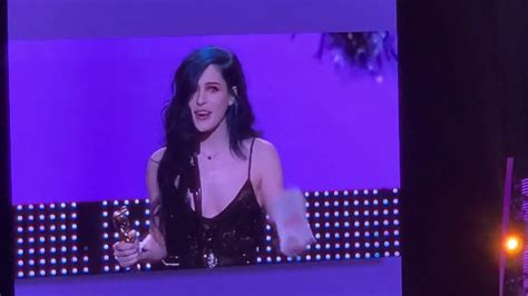 Avn Awards 2019 Kati3kat With Fan Favorite Web Cam Girl Trophy Her Acceptance Speech Youtube