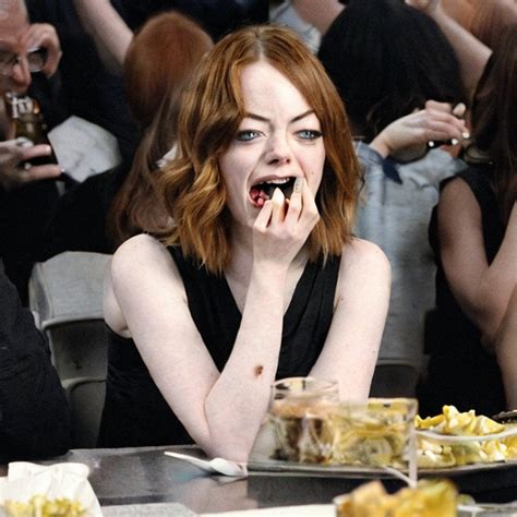 Emma Stone Eating A Stone Rweirddalle