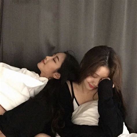 𝑝𝑖𝑛𝑡𝑒𝑟𝑒𝑠𝑡 𝑣𝑟𝑜𝑘𝑒𝑛𝑔𝑖𝑟𝑙 ☽ Cute Lesbian Couples Korean Best Friends