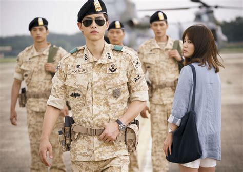 Hit kbs drama 'descendants of the sun' will be airing special episodes! Chinese love for Descendants of the Sun hits 2.3 billion ...