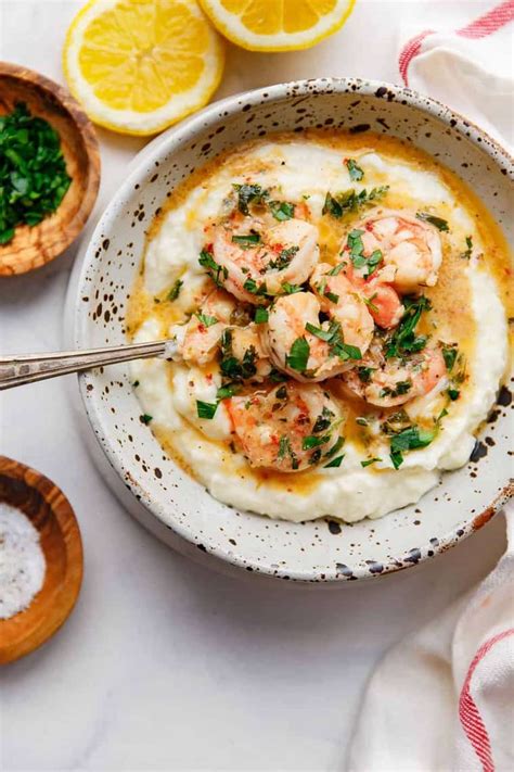 Plump shrimp sautéed in a rich & buttery, bright & lemony, herb & garlicky white wine scampi sauce, and tossed with linguine pasta. Easy Shrimp Scampi Recipe and Grits - Grandbaby Cakes