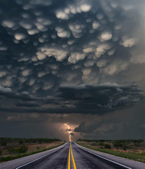 Mammatus Clouds During An Electric Storm In Nebraska Usa R