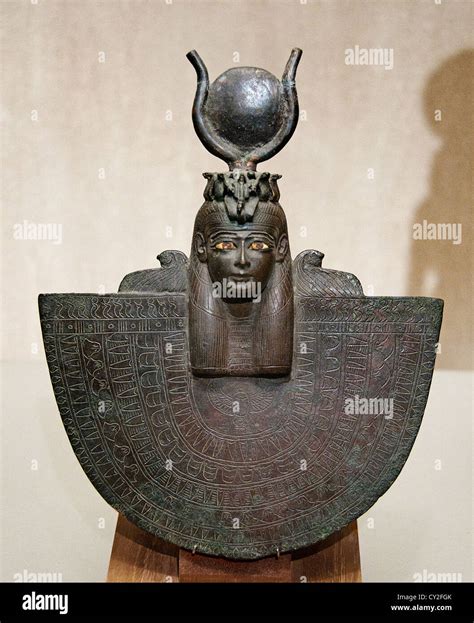 Statua Della Dea Iside Periodo Tolemaico 664 30 Ac Egitto Bronzo O In