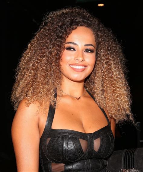 Sexy Celebrity Amber Gill Showcasing Her Phenomenal Cleavage The