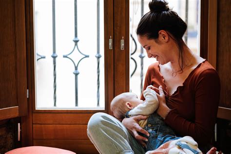 Online Baby Formula Adverts Massively Undermining Breastfeeding Rates