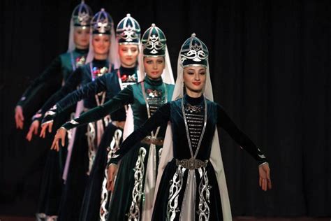 Circassian Dancers Çerkes Dansçılar черкешенки черкешенка черкес