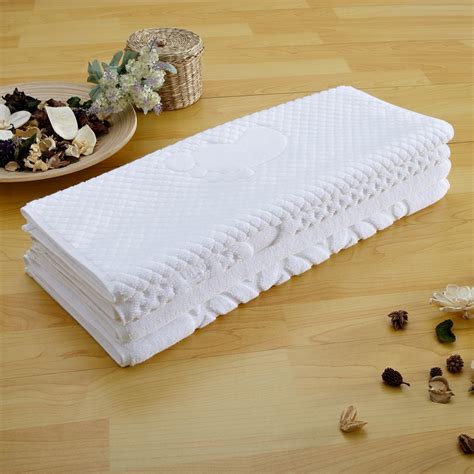 Super Water Absorbent White Embossed Logo Hotel Mat Cotton Towel Bath