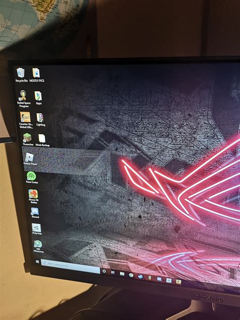 My New Monitor Arrived Today It Keeps Flickering With This Glitch