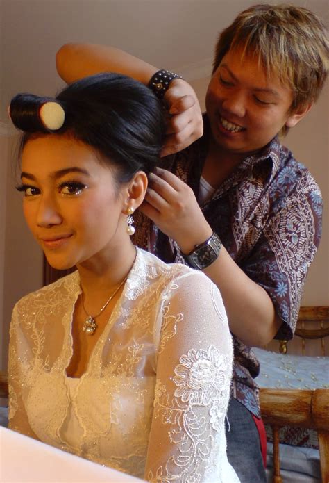 Indonesian Makeup And Hairdo Style With Kebaya National Costume Of Indonesia By Aldo Akira