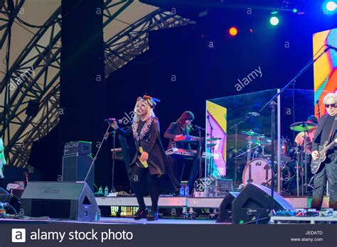 Eden Project Cornwall Uk 24th June 2017 New Wave Icons Blondie