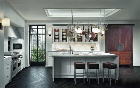 You like the look of their kitchen cabinets pictures but you would also like to know what are the precautions you should take before buying and how you can strike the best deal. SieMatic Classic - Redl Kitchen Studio
