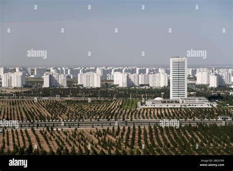 Monumento A La Neutralidad Ashgabat Fotos e Imágenes de stock Alamy