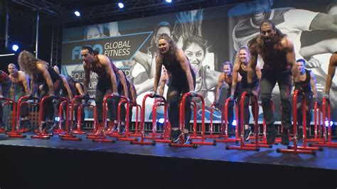 Köln Fibo Fitnessmesse Zeigt Neueste Geräte Und Trainingskonzepte