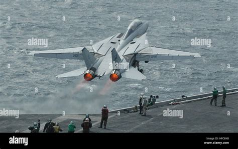 Carrier Air Wing Fourteen Cvw Hi Res Stock Photography And Images Alamy