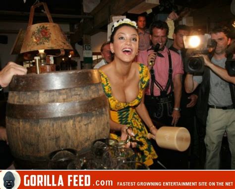 The 20 Sexiest Oktoberfest Photos Ever Taken 20 Pictures Gorilla Feed