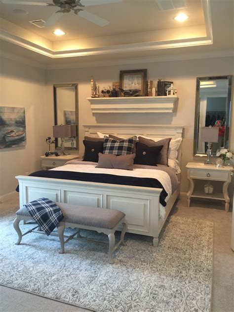 Plus i want to share my favorite farmhouse bedding with you. Coastal farmhouse glam master bedroom. This was a fun ...