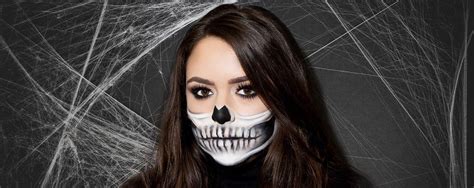 The Coolest Skeleton Makeup Tutorial For Halloween Glamour Skeleton