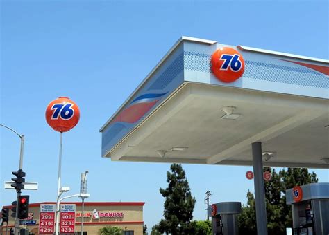 Orange 76 Gas Station Ball Scenes And Sightings