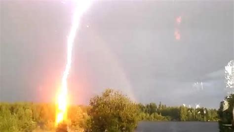 Scariest Lightning Strike Ever Video