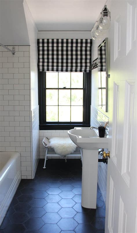 9 Tile Ideas For Small Bathrooms Hunker