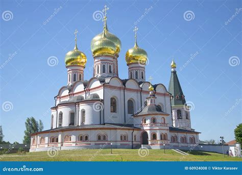 Domkyrkan Av Symbolen Av Modern Av Guden Iveron Svyatoozersky Valdai